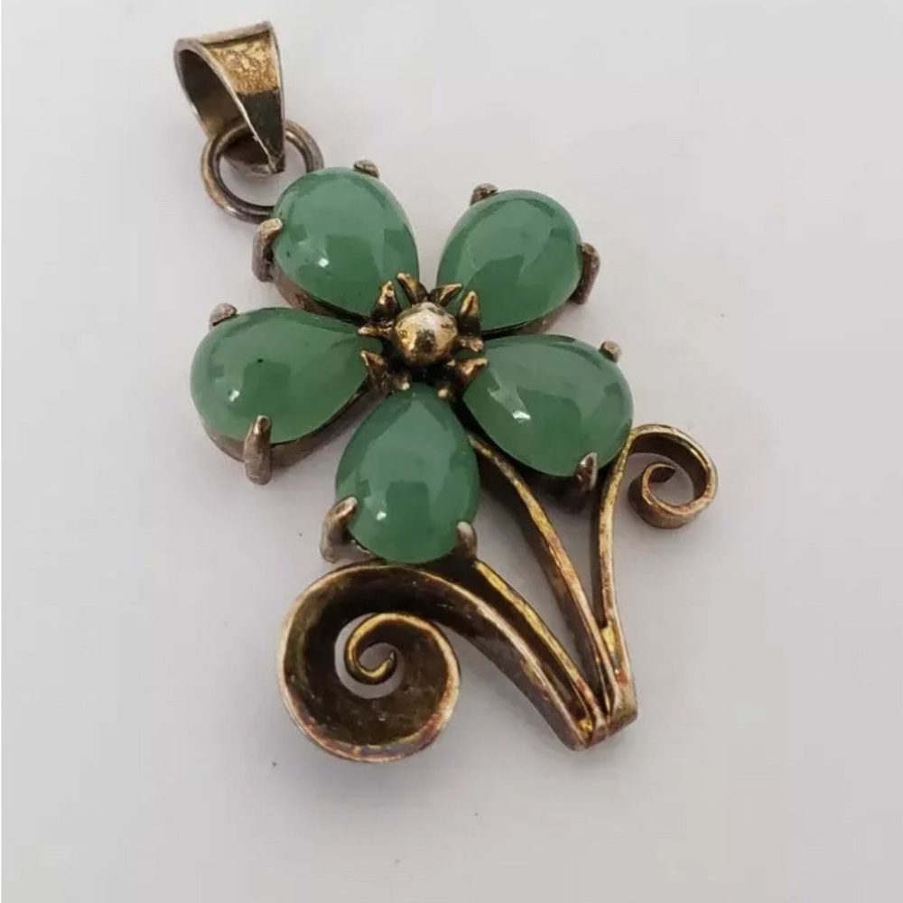 OFFERS WELCOMED - Vintage 925 Jadeite Nephrite Jade FLOWER BLOSSOM PENDENT 3.3g